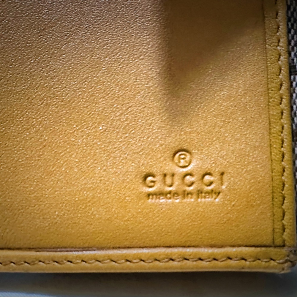 Authentic Vintage Gucci Beige and Brown Monogram Wallet ❌80% OFF SALE❌ - Picture 4 of 16